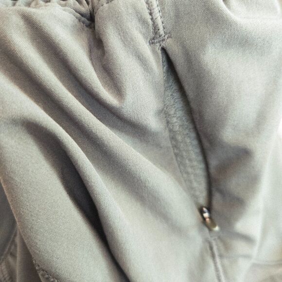 Lululemon Hotty Hot Short Womens Size 4 Seafoam Army Green 2 inch Inseam Running - Picture 8 of 8